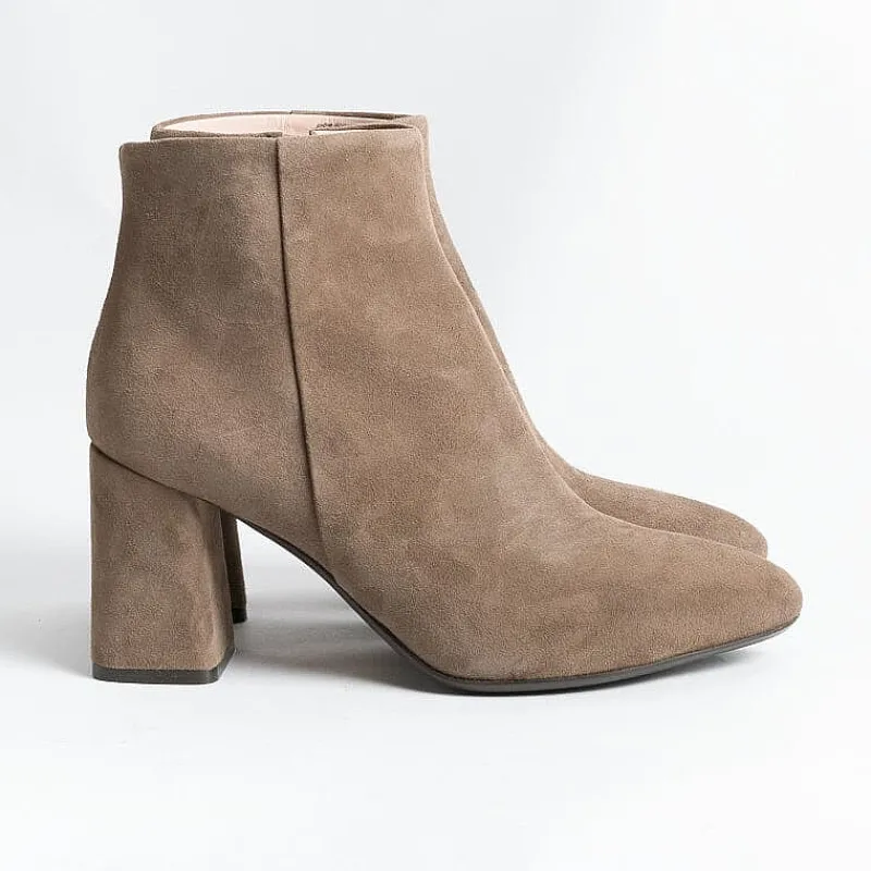 Anna F. Anna F - Stivaletto - 9791 - Camoscio Visone<Collezione Scarpe Donna Stivaletti