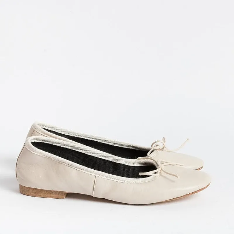 BY A - Ballerina - 4111 - Nappa Gesso<Collezione Scarpe Donna Ballerine