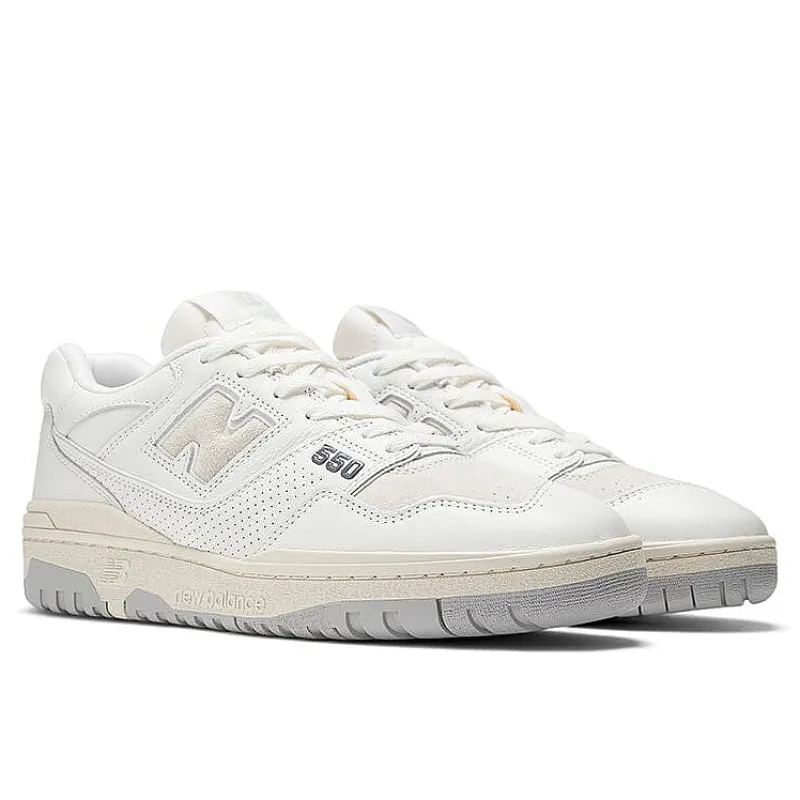 NEW BALANCE - Collezione Uomo New Balance - Sneakers Bb550Pwg - Bianco Beige<Collezione Scarpe Uomo Sneakers