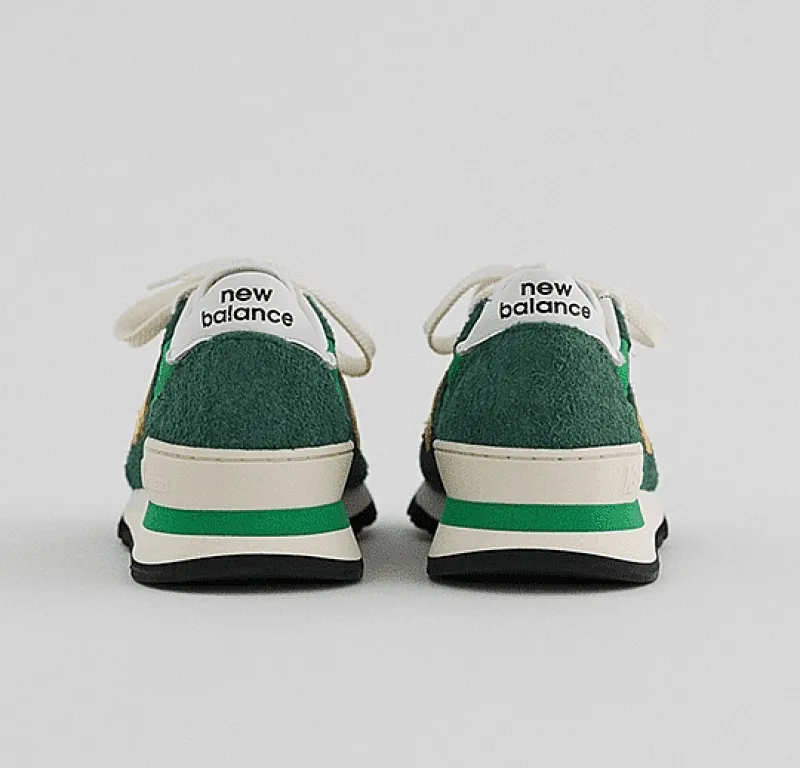 NEW BALANCE - Collezione Uomo New Balance - Sneakers Limited Edition Teddy Santis M990Gg1 - Verde<Collezione Scarpe Uomo Sneakers